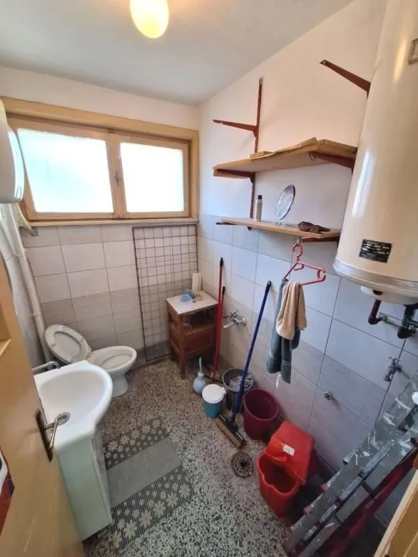 Rent, office space, 67m², Medijana, Niš