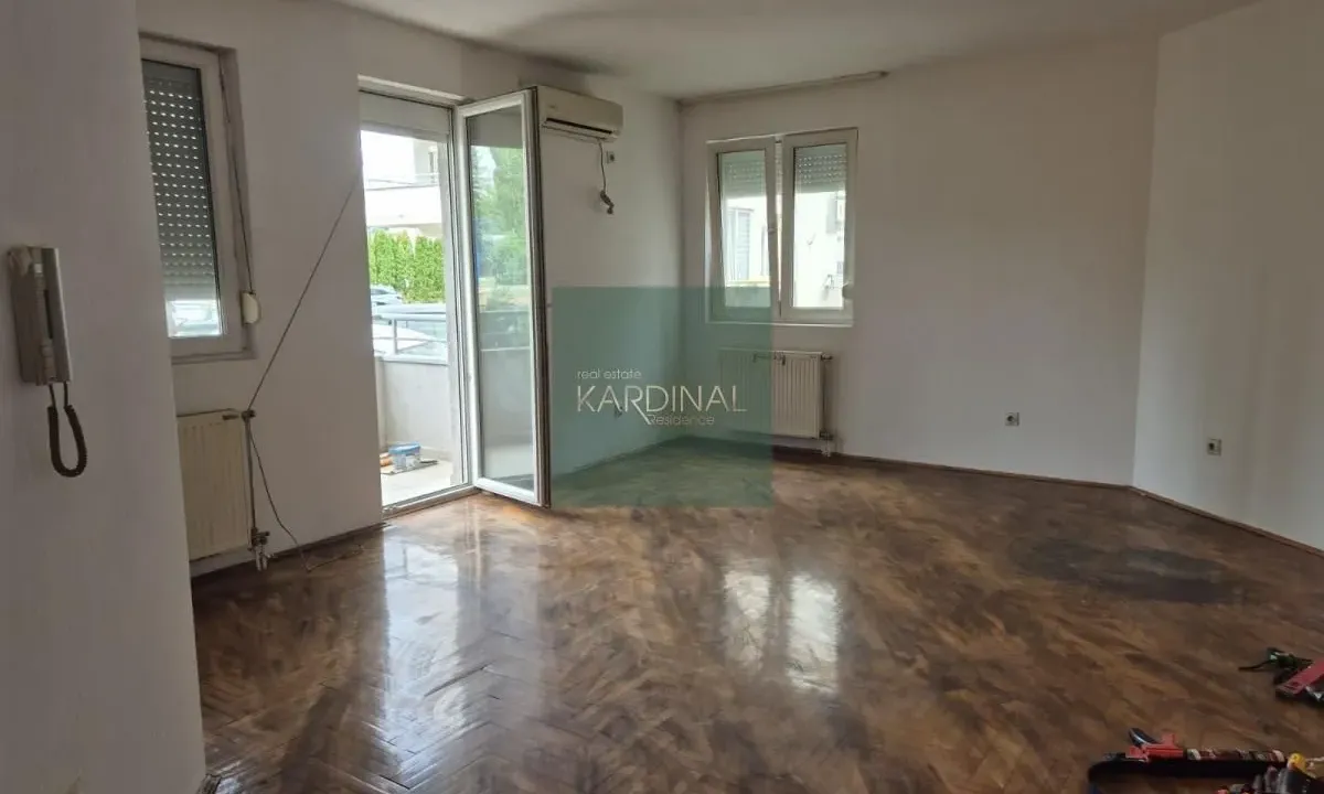 Izdavanje, jednosoban stan, 54m², Centar, Jagodina