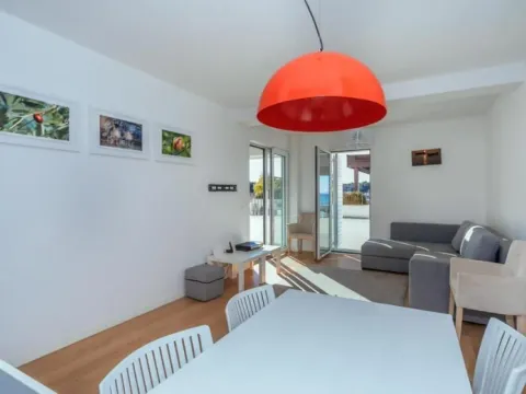 Daily-rent, three bedroom apartment, 75m², Pržno, Budva - image 3
