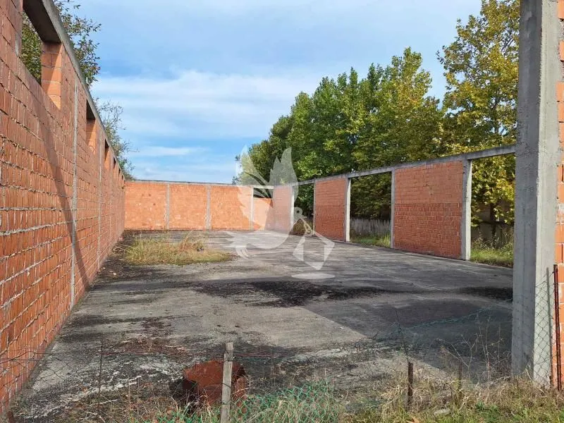 Prodaja, poslovni prostor, 1000m², Rabrovac, Mladenovac