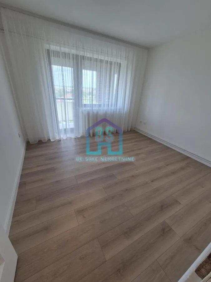 Prodaja, trosoban stan, 74m², Petrovaradin, Novi Sad