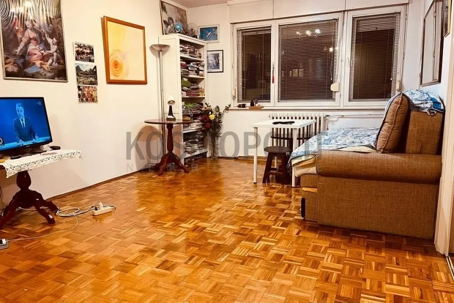 Sale, four bedroom apartment, 101m², Žarkovo, Beograd