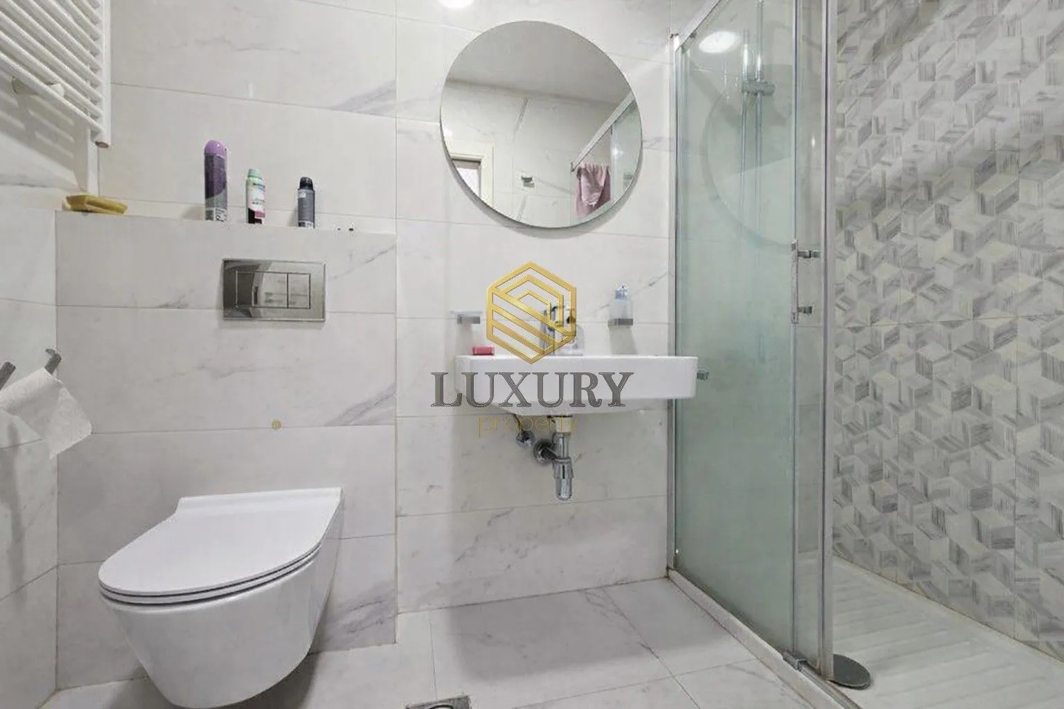 Izdavanje, jednosoban stan, 50m², Central Point, Podgorica