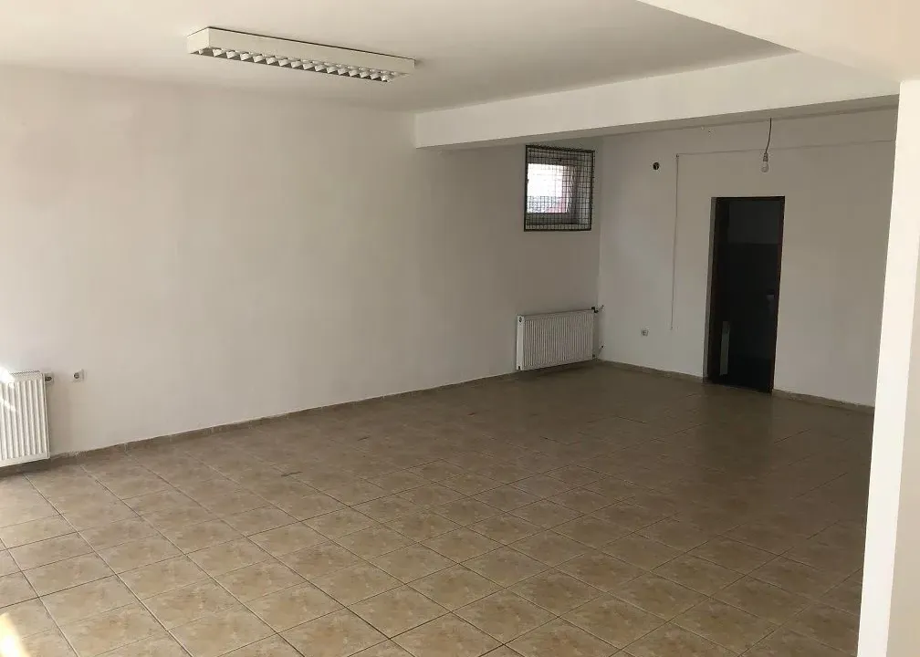 Izdavanje, poslovni prostor, 70m², Altina, Beograd