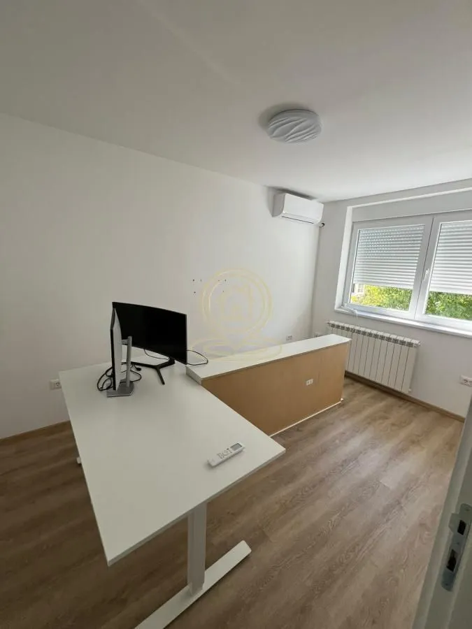 Rent, house, 120m², Šumice, Beograd