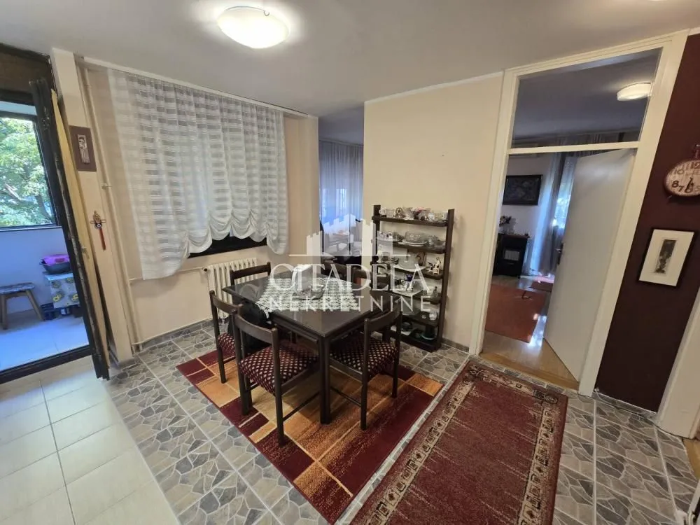 Prodaja, trosoban stan, 64m², Labudovo Brdo, Beograd