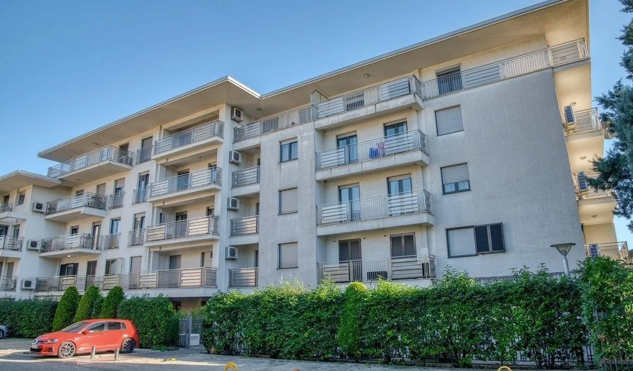 Prodaja, dvosoban stan, 90m², Gorica C, Podgorica