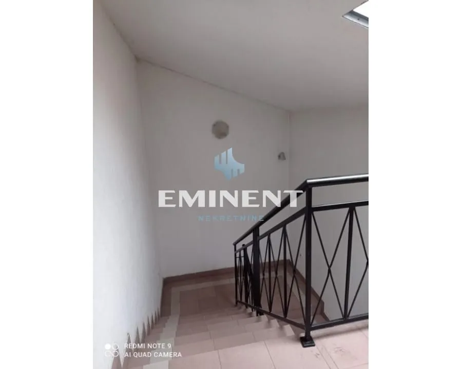 Sale, three bedroom apartment, 133m², Uciteljsko Naselje, Zvezdara Sve Podlokacije