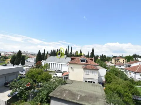 Izdavanje, trosoban stan, 85m², Gorica C, Podgorica - image 17