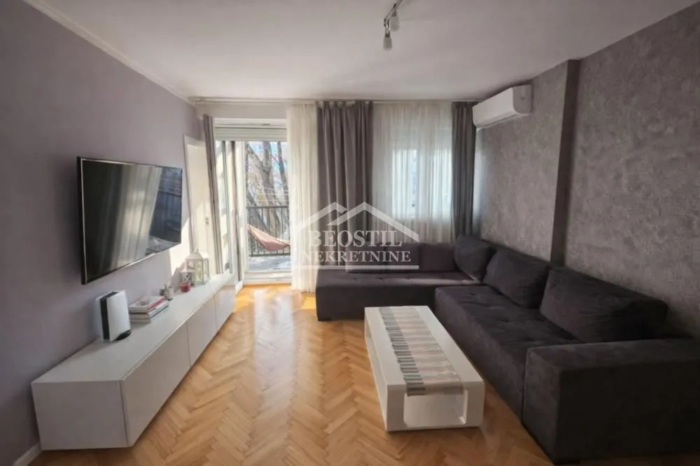Prodaja, dvosoban stan, 61m², Resnik, Beograd