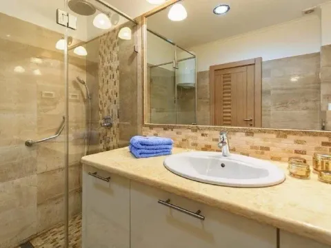 Sale, one bedroom apartment, 61m², Centar, Budva - image 9