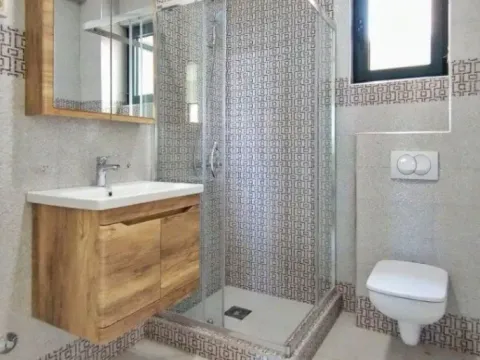 Sale, two bedroom apartment, 81m², Bečići, Budva - image 2