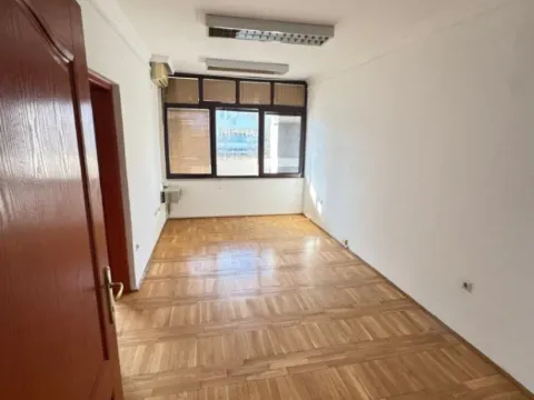 Rent, office space, 92m², Preko Morače, Podgorica - image 8