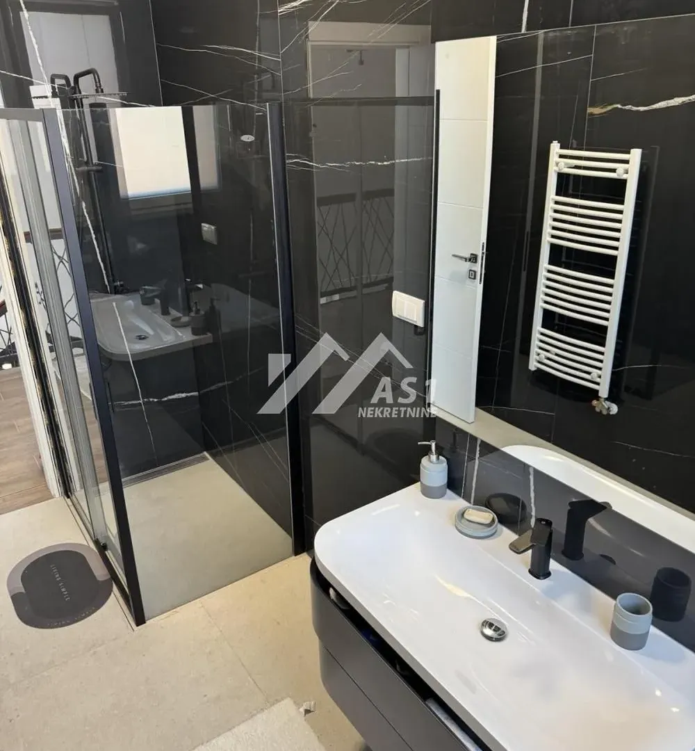 Rent, house, 300m², Kamenjar, Novi Sad Sve Podlokacije