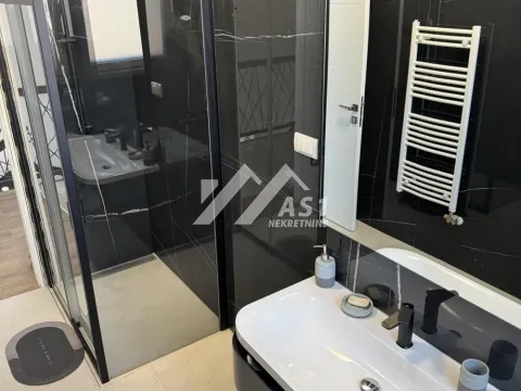 Izdavanje, kuća, 300m², Kamenjar, Novi Sad Sve Podlokacije - image 9