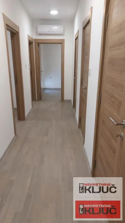Prodaja, četvorosoban stan, 78m², Sremska Kamenica, Petrovaradin