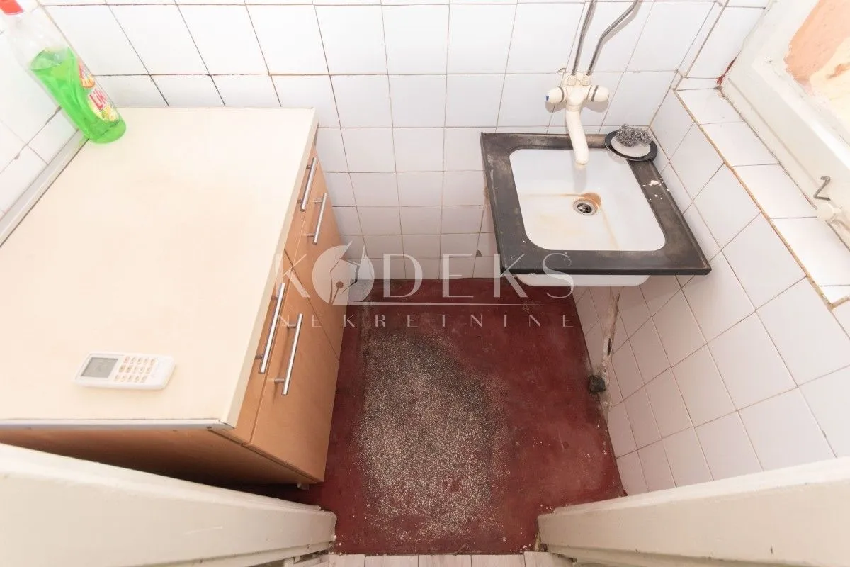 Izdavanje, poslovni prostor, 85m², Centar, Podgorica
