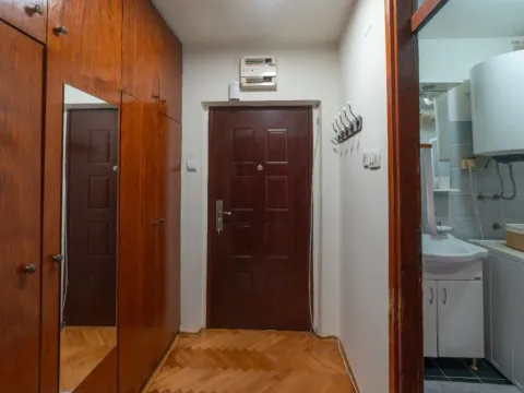 Izdavanje, dvosoban stan, 50m², Centar, Podgorica - image 10