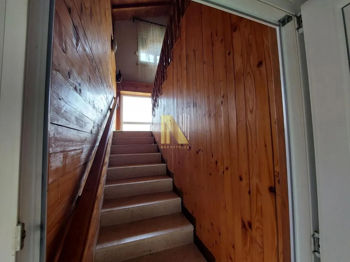 Prodaja, kuća, 250m², Kać, Novi Sad Sve Podlokacije