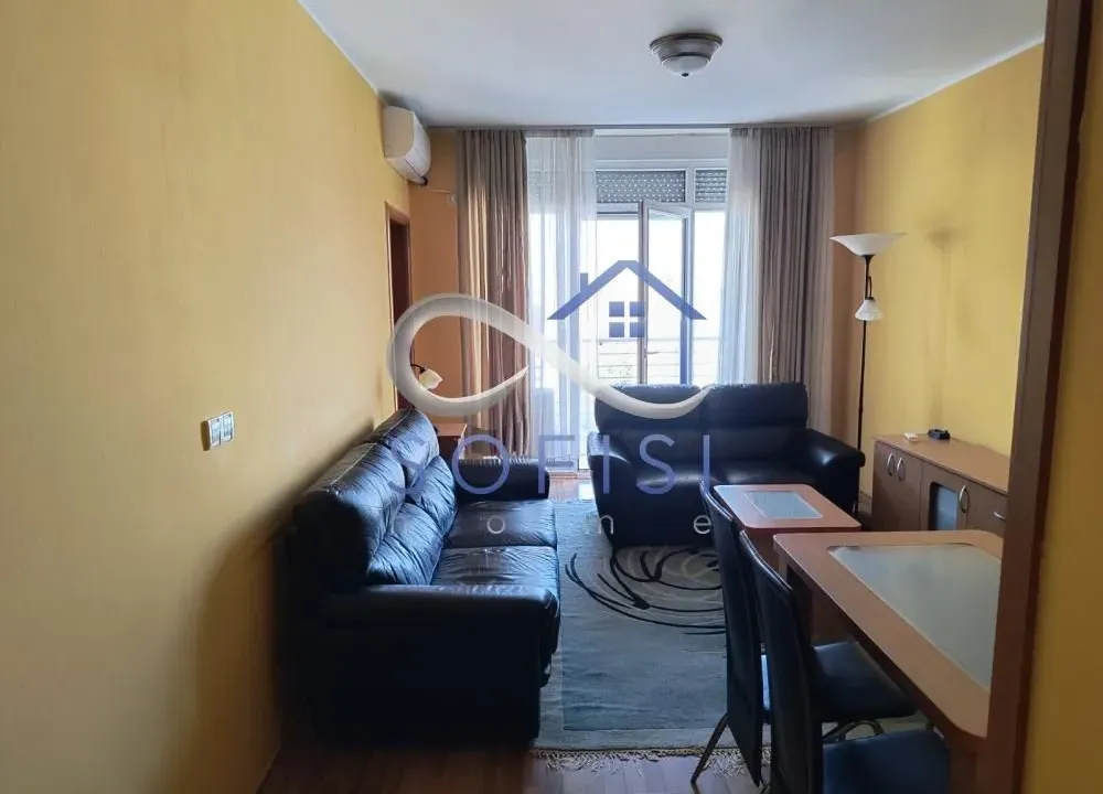 Izdavanje, dvosoban stan, 46m², Centar, Novi Sad