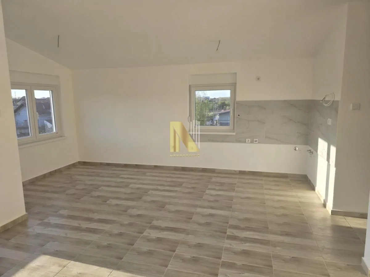 Prodaja, trosoban stan, 70m², Vidovdansko naselje, Novi Sad Sve Podlokacije