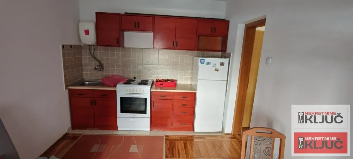 Izdavanje, jednosoban stan, 30m², Socijalno, Novi Sad Sve Podlokacije