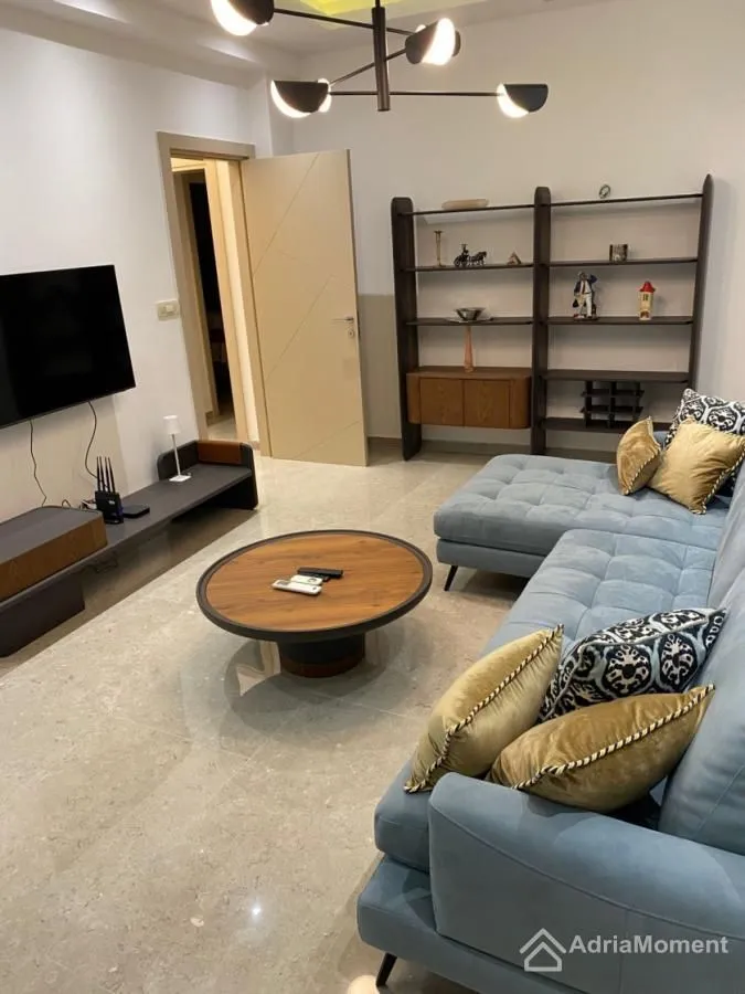 Prodaja, trosoban stan, 81m², Grad, Kotor