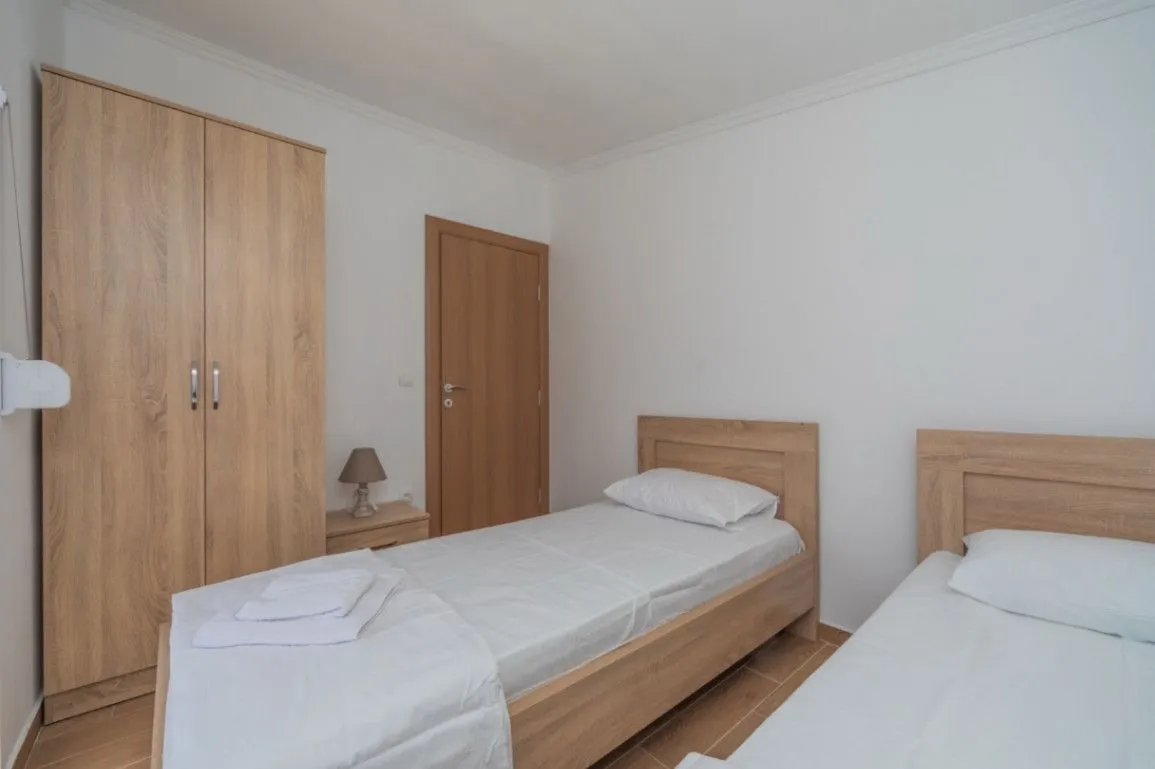 Izdavanje, dvosoban stan, 70m², Stari Bar, Bar
