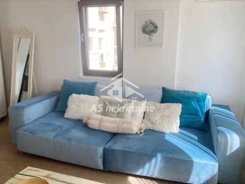 Izdavanje, dvosoban stan, 43m², Stari Grad, Beograd