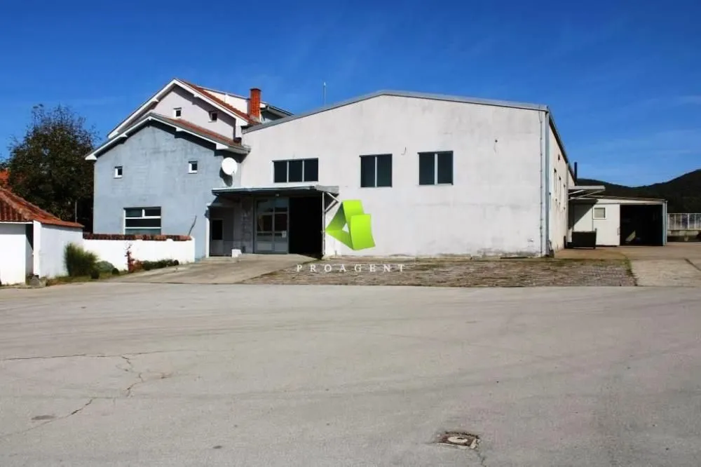 Rent, office space, 1500m², Crveni Krst, Niš