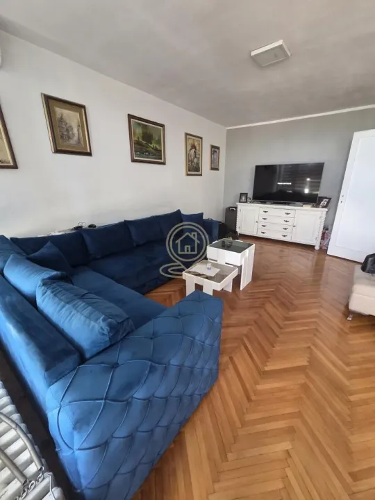 Prodaja, trosoban stan, 75m², Medijana, Niš