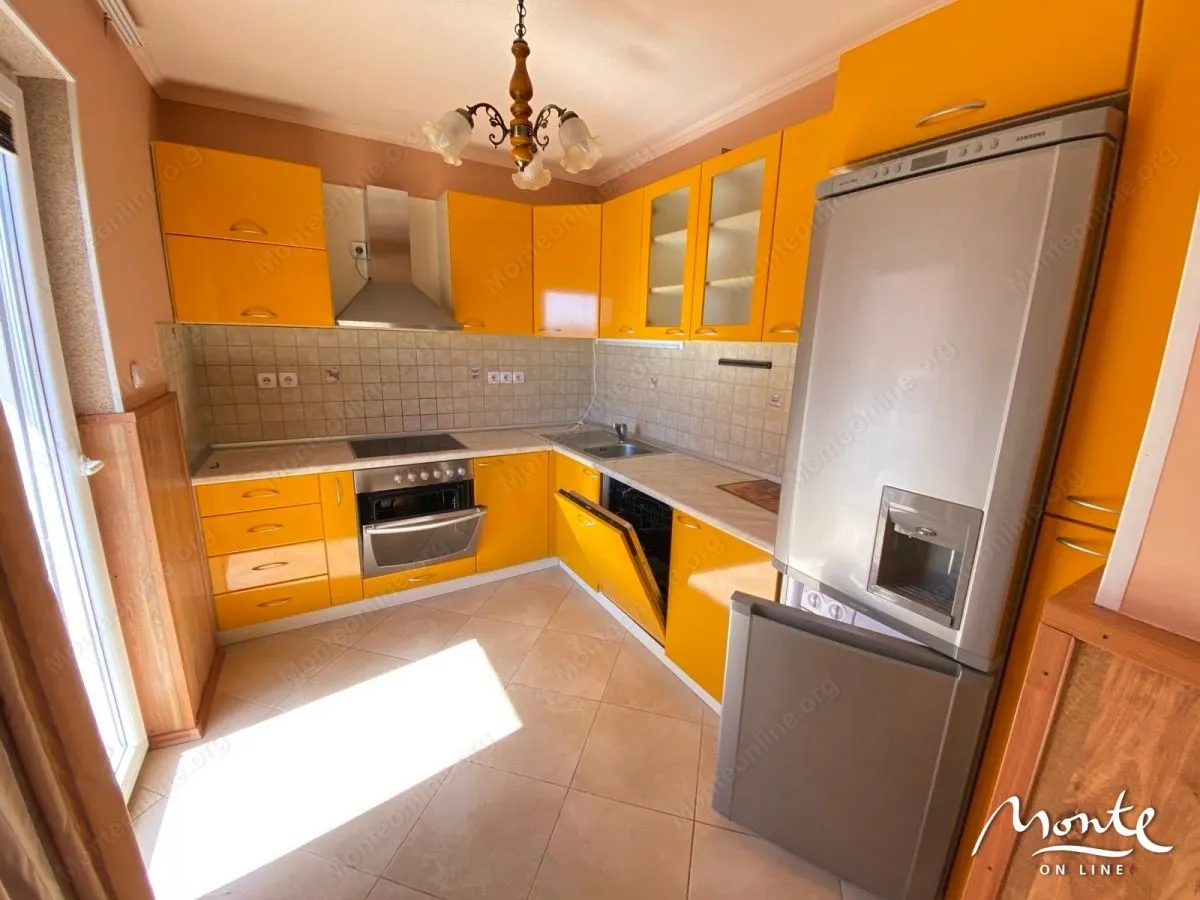 Prodaja, kuća, 180m², Tivat, Crna Gora