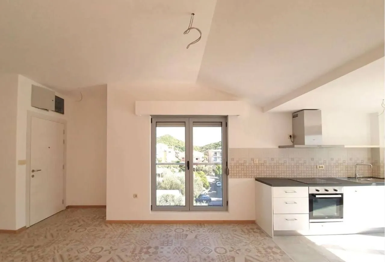 Sale, three bedroom apartment, 171m², Petrovac, Budva