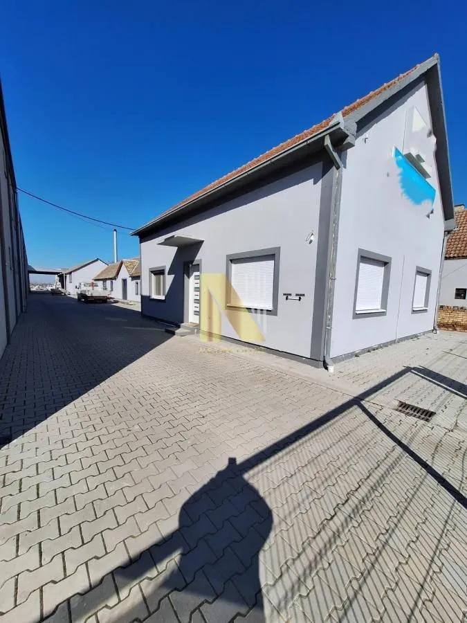 Sale, office space, 1252m², Stara Pazova, Srbija
