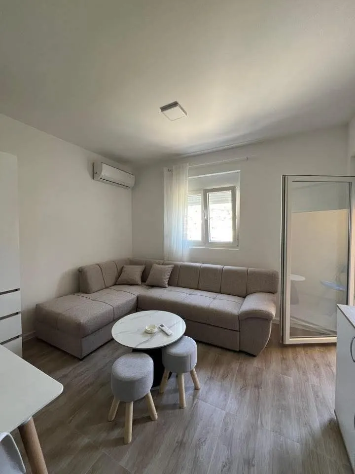 Rent, one bedroom apartment, 30m², Šušanj, Bar