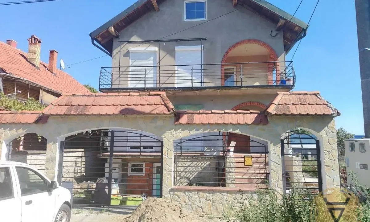 Rent, house, 240m², Boljevci, Surčin