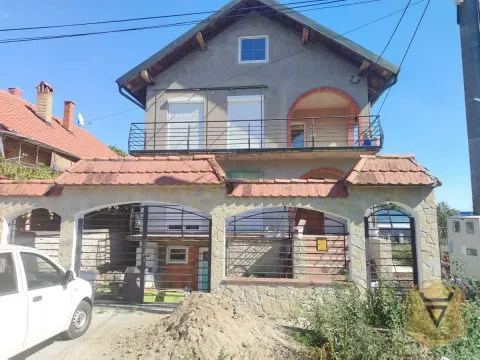 Rent, house, 240m², Boljevci, Surčin