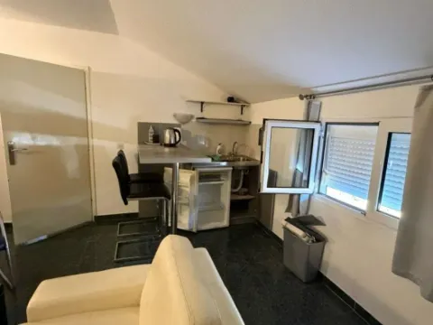 Izdavanje, jednosoban stan, 35m², Seljanovo, Tivat - image 4