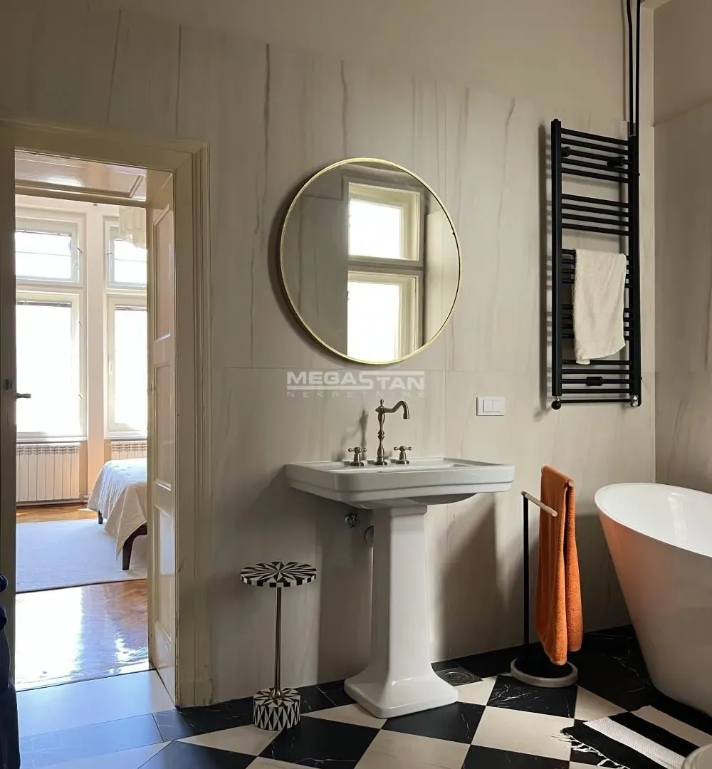 Izdavanje, četvorosoban stan, 122m², Stari Grad, Beograd