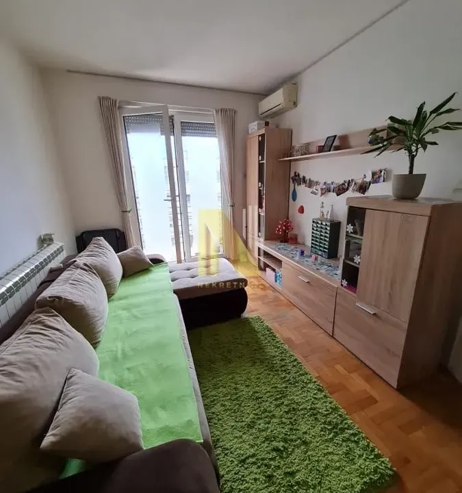 Prodaja, jednosoban stan, 35m², Bulevar Evrope, Novi Sad Sve Podlokacije