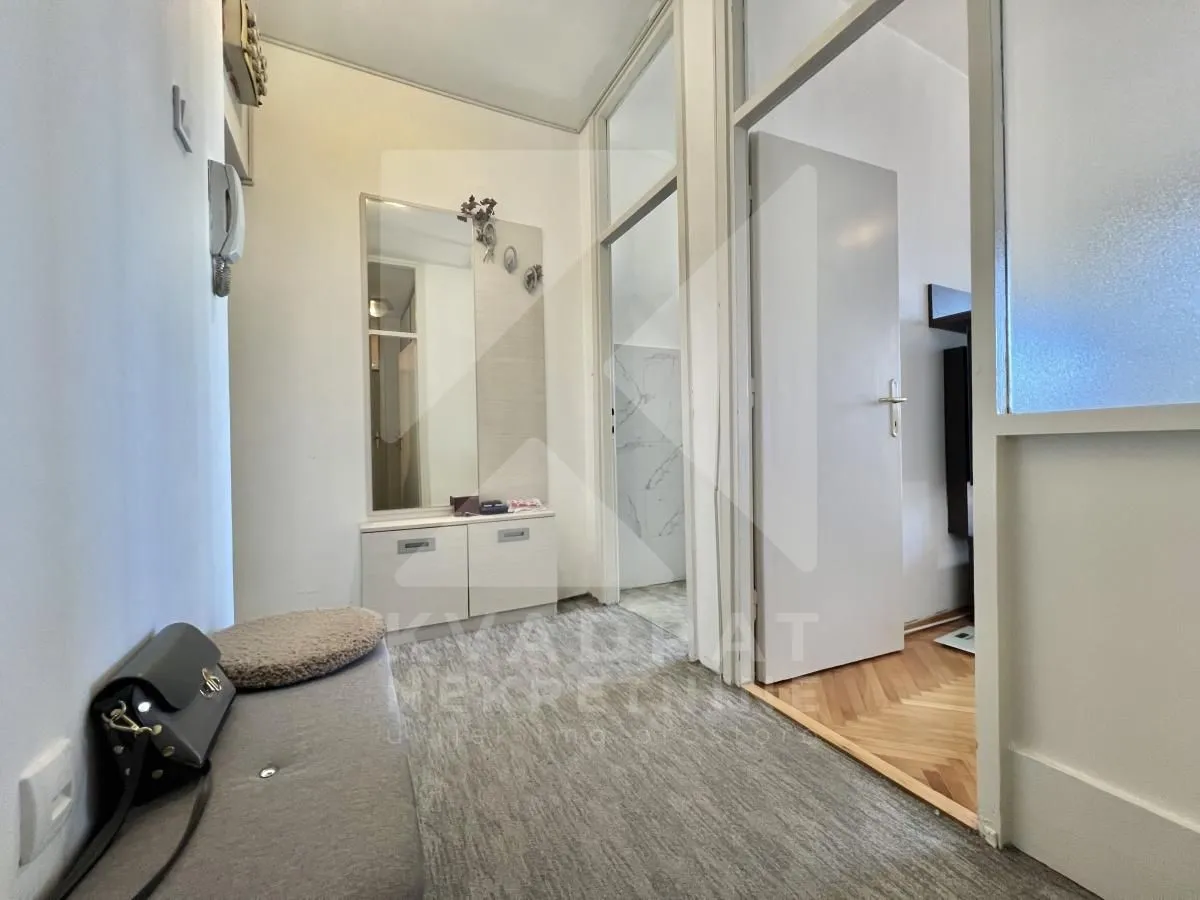 Prodaja, dvosoban stan, 68m², Gintaš, Podgorica