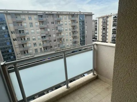 Rent, one bedroom apartment, 45m², City Kvart, Podgorica - image 10