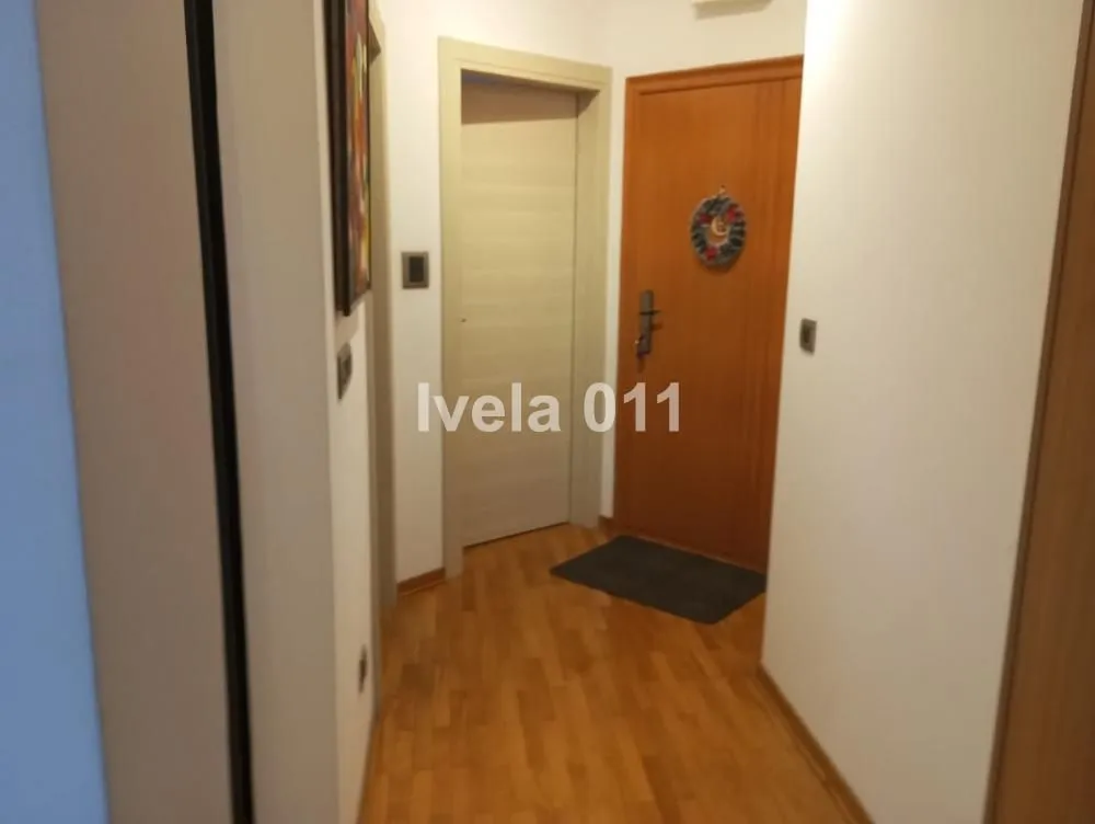 Prodaja, dvosoban stan, 40m², Đeram Pijaca, Beograd