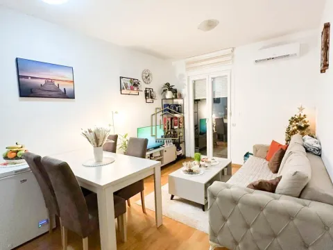 Izdavanje, jednosoban stan, 40m², Zabjelo, Podgorica - image 1