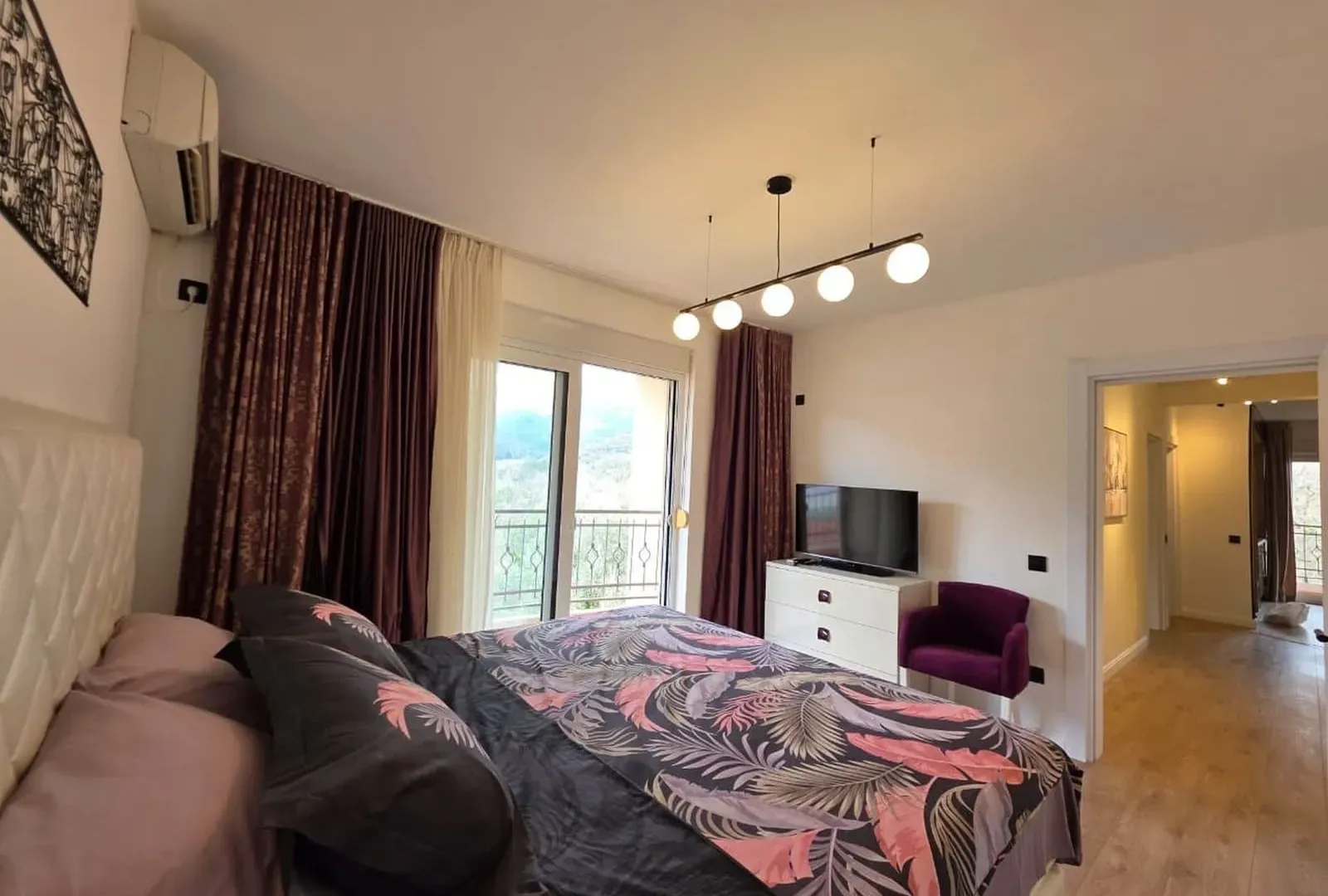Sale, four bedroom apartment, 107m², Bečići, Budva