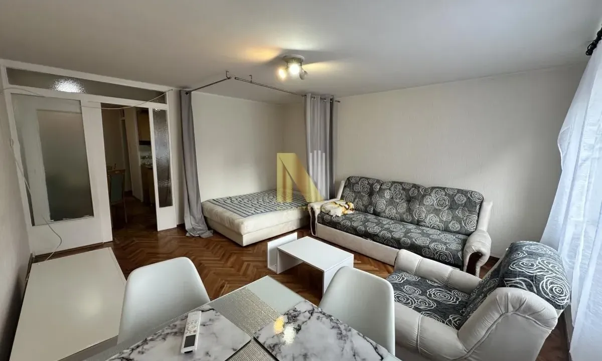 Izdavanje, jednosoban stan, 42m², Centar, Novi Sad
