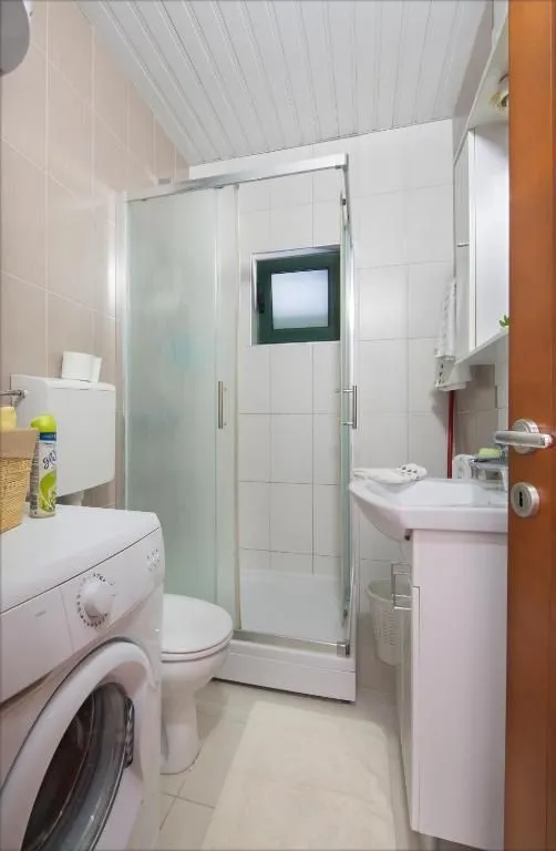 Izdavanje, dvosoban stan, 85m², Budva, Crna Gora