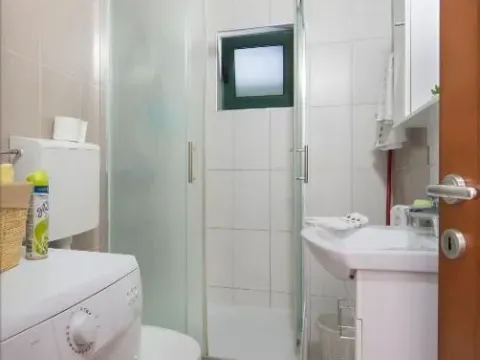 Izdavanje, dvosoban stan, 85m², Budva, Crna Gora - image 21