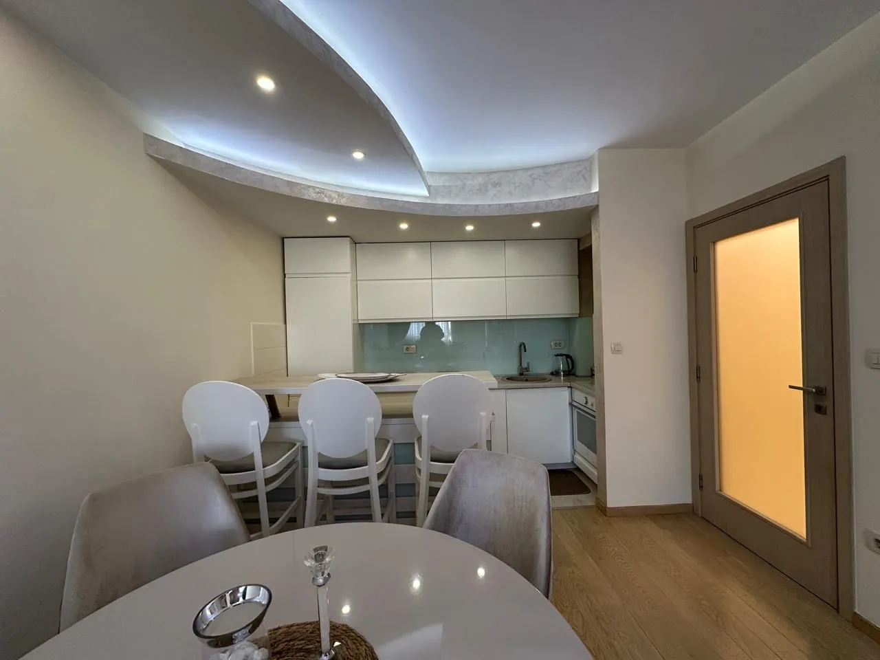 Izdavanje, dvosoban stan, 68m², City Kvart, Podgorica
