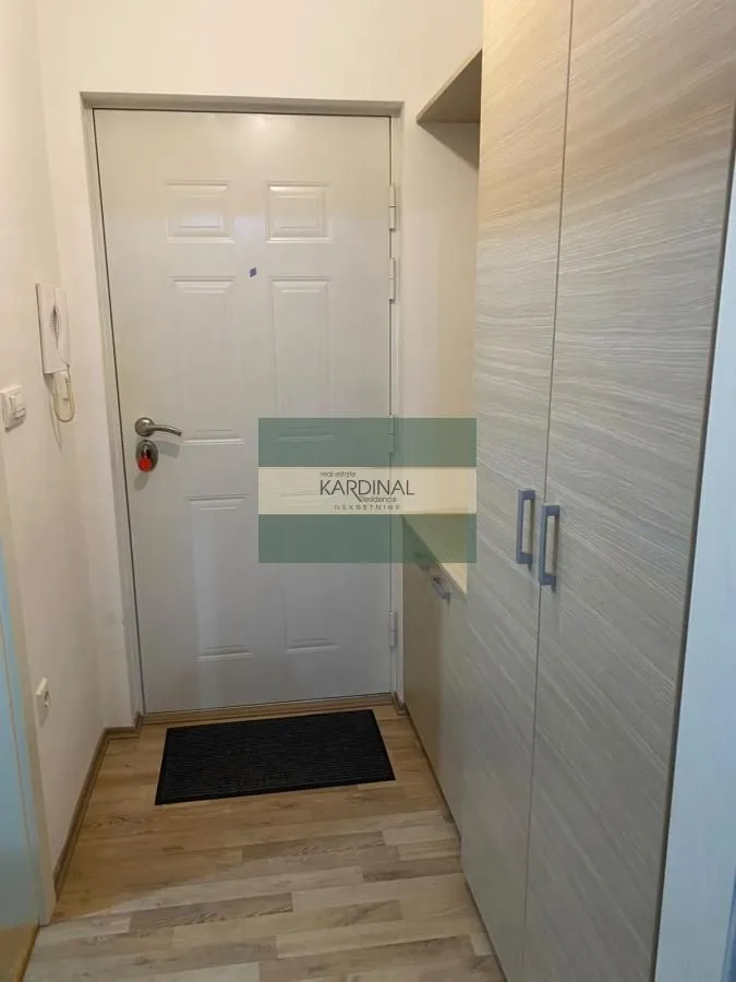 Izdavanje, garsonjera, 30m², Kajsijar, Jagodina